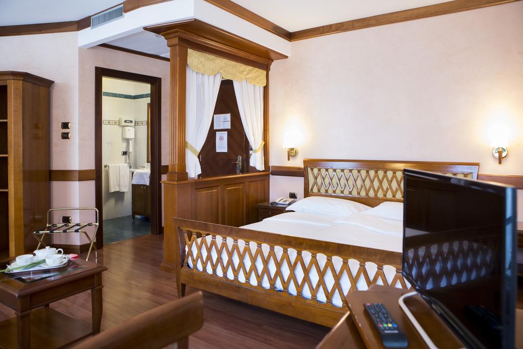 Hotel Villa Venezia Grado Exterior photo